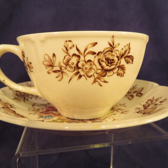 Johnson Bros. Windsor Ware Teacup & Saucer Hand Engraved (156C) - Picture 2 of 5